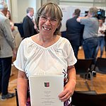 Patricia Holze erhält die Sportverdienstnadel